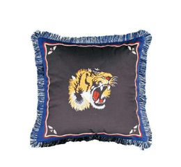 Top Luxury Velvet Fabric Living Cushion Cover Royal Europe New Design Printed Pillow Case Home Wedding Office