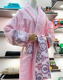 New Mens Womens Home Robes Shawl Collar Cotton Soft Fluffy Sleepwear Designer designer Luxury Vintage Bathrobe Pyjamas Unisex Lovers Dressing Gown Nightwear