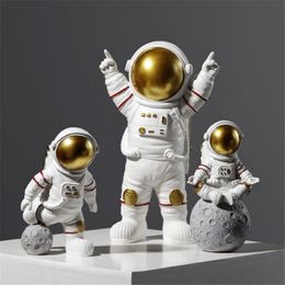 Decorative Objects Figurines Resin Material Astronauts Ornaments Universal Cell Phone Stand Holder Christmas Gift Toys Home Office Decor Birthday Gifts 230608