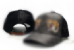Hot Classic Top Quality Peaked Caps Snake Tiger Bee S Mens Womens Designers Cat Canvas Men Baseball Fashion Women Sun Hat Hats Barrel