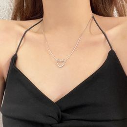 Pendant Necklaces Light Luxury Niche Design High-end Feeling Surrounded By Love Necklace Female Ins Cold Wind Collarbone Chain