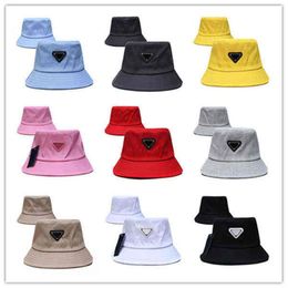 New Nylon Bucket Hat Unisex Women Mens Hats Triangle Luxurys Designers Caps Bonnet Beanie Designer p Cap Womens Sunhat Beach264Y