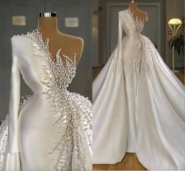 Dubai Arabic Gorgeous Mermaid Wedding Gowns with Detachable Train Elegant Satin Pearls Formal Church Bridal Dress One Shoulder Long Sleeve Robe De Soiree