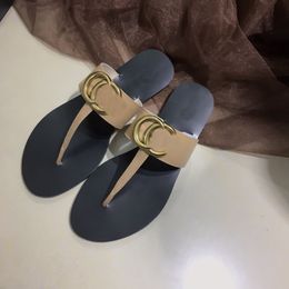 Ladies flat shoes rubber leather foam sandals summer beach shoes skateboards flip-flops women slippers men and women fashion designer skateboards.