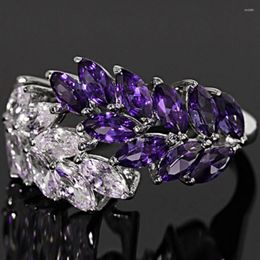 Cluster Rings Bettyue Women's Ring Exquisitely Carved Small Flower With Microinlaid Zircon Fashion Luxury Adornment Gift Finger
