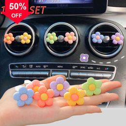 New 6/3/1PC Set Car Flower Aromatherapy Perfume Clip Small Daisy Air Conditioning Clip Flower Car Outlet Vent Clip Decoration Gift