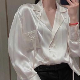 Designer Shirt Womens Tops Three-dimensional Embroidery Silk Loose Black and White Ladies Sunscreen Coat Casual Long Sleeve Shirts
