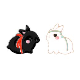 Brooches Pins for Women White Black Color Rabbit Animal Fashion Brooch Pins Clips for Dress Cloths Bags Decor Enamel Metal Jewelry Badge Wholesale