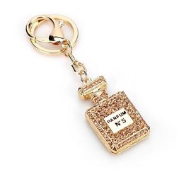 Modedesign nyckelring parfym flask nyckelringhållare för kvinnor kreativ kristall strass diamant metall bil nyckelkedja väska pendent gåva 262