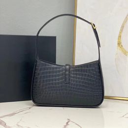Its new luxury jewelry bagsAxillary bag portable purse luxury senior designer women fashion double clutch purse shoulder bag chain bag garbage bags2023
