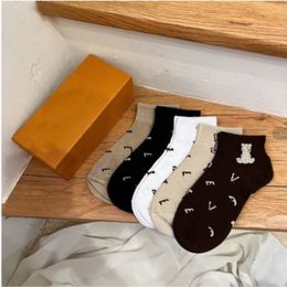 Designer Mens Socks Designer Mens socks Classic black white Women Men Breathable Cotton mixing Football basketball Sports Ankle sock Five pairs and one box Factory S