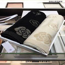 Luxury Winter Cashmere Scarf Fine print For Women Brand Designers Soft and thick warm Fashion Wool Long Shawl Wrap Above 300g 62X1328n