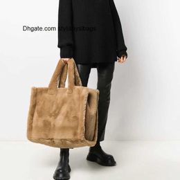 Shoulder Bags Fashion large Tote Bag Luxury Faux Fur Women Handbags Designer Lady Hand Bags Fluffy Soft Plush Shopper Bag Warm Winter Sac 2022