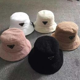 Designer Winter Fur Bucket hat for Women Fashion Warm Ladies Triangle style Fisherman hats Sun Caps New Arrival255p