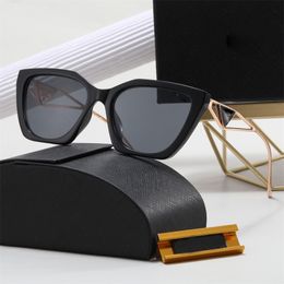 Designer Sunglasses for Women Men Fashion Beach shading UV protection relaxation glasses Vintage Square Women Designer Metal Cutout Frame Glasses Ladies Eyewear