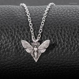 Pendant Necklaces Punk Dead Moth Necklace Antiquity Insect Vintage Collar Chain Man Women Jewelry Statement