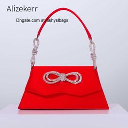 Totes Women Chic Rhinestone Bow Handbags Designer Elegant Sparkling Crystal Trapezoid Satin Evening Wedding Clutch Purses High Quality