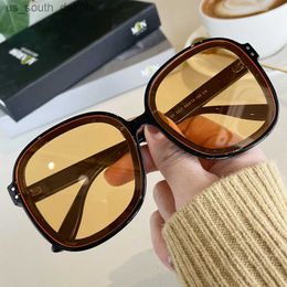 Vintage Oversized Round Gradient Sunglasses For Women New Fashion Brand Black Yellow Rivet Sun Glasses Men Retro Chich Shades L230523