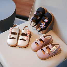 Athletic Outdoor Japan 2023 New Unique and Cute Wrapped Round Toe Children's Casual Spring/Summer Bear Flower Doll Girls' Shoes G220612