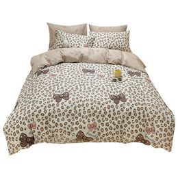 Bedding sets Pure Cotton FourPiece Set 100 Cotton Leopard Print Bed Sheet Quilt Cover Dormitory Simple Bedding ThreePiece Set Z0612