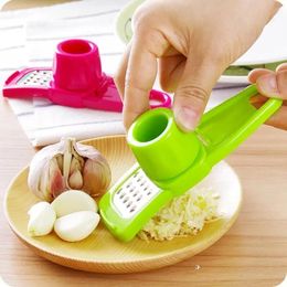 1pc Stainless Steel PP Garlic Presses Ginger Cutter Candy Plastic Grinding Tool Planer Kitchen Colourful Grater Grinder