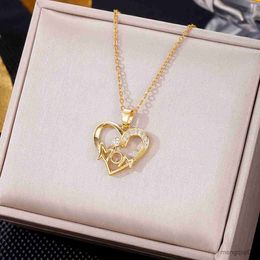 Pendant Necklaces European and American copper micro-inlaid love MOM letter necklace personality Mother's Day birthday gift banquet party Jewellery R230612