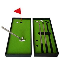 Club Shafts 3pcs/Box Golf Pen Set Mini Desktop Golf Ball Pen Gift Set with Putting Green Flag Metal Golf Clubs Models Ballpoint Pens 2 Balls 230612