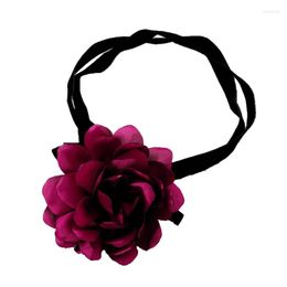 Choker Fashion Pretty Girls Velvet Rope Necklace Women Gothic Stretch Jewellery Rose Flower Anniversary Gift