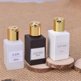 Bottles 50ml 100ml Empty Square Bottle with Gold Disc Cap Cosmetic Refillable Bottle Essential Oil Liquid Container 50pcs