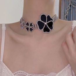 Pendant Necklaces GSOLD Luxury Black Enamel Flowers Choker Necklace For Women Gift Large Floral Clavicle Chain Collar Neck 230613