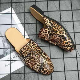 Slippers Designer Slippers Mens Mules Summer Patent Leather Casual Leopard Loafers Luxury Slipper for Men Half Shoes West Slides Tassel J230613