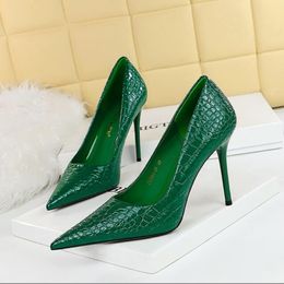 Patent Leather Women Pumps Sexy Party Shoes High Heels Stilettos Snake Pattern Design Women Heels Office Shoes