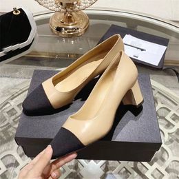 Lüks tasarımcı bayanlar tasarımcı topuklar elbise ayakkabı moda deri tasarımcı elbise ayakkabı deri yüksek kaliteli deri ayakkabılar seksi tıknaz topuklu parti dantel kutusu