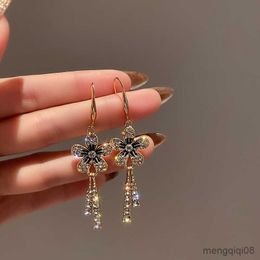 South Spring And Summer New Flower Tassel Long Earring Exquisite Elegant Trend Fashion Stud Earrings R230613