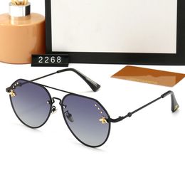 Brand Designer Sunglasses Little Bee Fashion New Metal Large Frame Sunglasses Retro Men And Women High-end Glasses UV400 Gift