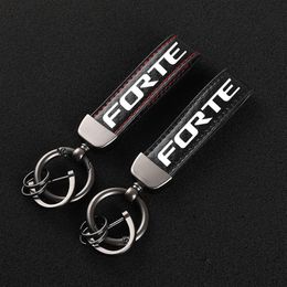 Keychains HighGrade Leather Car KeyChain 360 Degree Rotating Horseshoe Key Rings For Kia Forte Gt 2021 20211 Accessories4938412271w