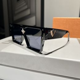 Summer Luxury designer Cyclone Sunglasses For Men and Women style cyclone Anti-Ultraviolet Retro Plate square Full Frame fashion Eyeglasses Brand New Random Boxz