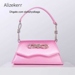 Totes Women Chic Rhinestone Bow Handbags Designer Glittering Crystal Trapezoid Satin Evening Black Clutch Purse Wedding Party Fashion