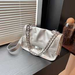 Серебряный маленький клапан мешков для поперечного тела для женщин последняя тенденция классическая цепная хит -сумки и кошельки