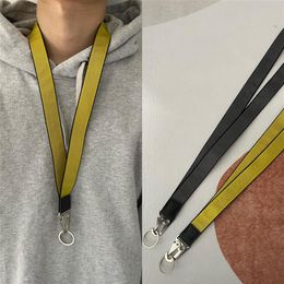 Offs Industrial Lanyard Long Keychain Yellow Nylon Strap Halter Lage Lage Pendant Unisex 브랜드 디자이너 조각 된 합금 버클.