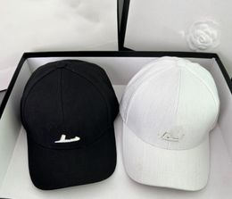 High-end Europe and the United States big name new big letter baseball cap embroidered breathable caps