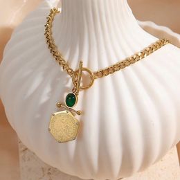 Pendant Necklaces Light luxury Rooster Necklace Stainless Steel for Women Jewelry Round Buttons Coin Sweater Chain Cock graph Choker 230613