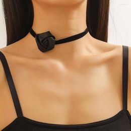 Choker Black Flower For Women Collar Punk Short Velvet Necklace Vintage Neck Jewellery Collares Para Mujer