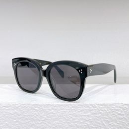 Sunglasses For Men Women Summer 4002UN Designers Style Anti-Ultraviolet Retro Plate Full Frame Random Box