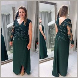 2023 Dark Green Mother Of The Bride Dresses V Neck Illusion Lace Appliques Crystal Beads Chiffon One Shoulder Plus Size Party Evening Wedding Guest Gowns Long Sleeve