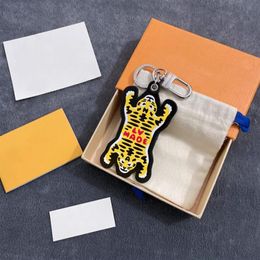 3Style Fortune Tiger Pattern Key Chain Buckle Lovers Car Keychain Handmade Leather Designers Brand Letter Print Keychains Men Wome270P