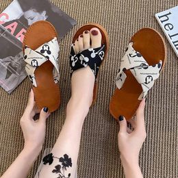 Slippers 2023 Fashion Black/White Cartoon Print Flat Wear-Resistance Non-Slip Shoes For Outdoor Wear Versatile Beach Sandals