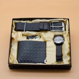 Wristwatches Black Leather 4pcs/Set Men's Gift Set Beautifully Packaged Watch Belt Wallet Keychai Casual Combination Boyfriend