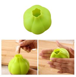 Wholesale New Kitchen Accessories Custom Silicone Garlic Press Peeler For Kitchen Tools