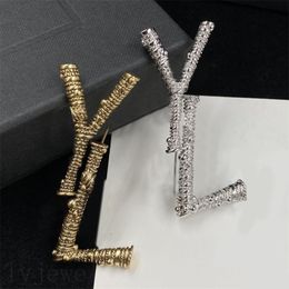 Dress designer brooch stainless steel romantic valentine s day gifts carving letters pin plated gold lady wedding fashion luxury brooches elegant pretty ZB042 C23